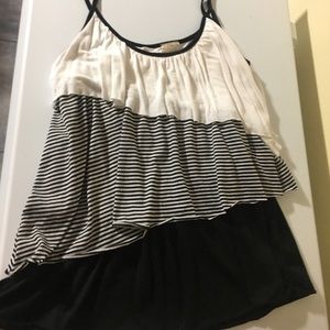 Day trip size large - black and white ruffle top